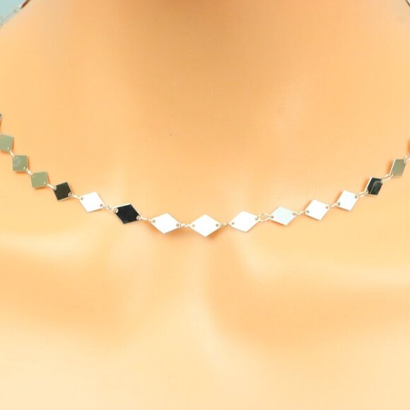 Delicate & Contemporary Necklace Chain, A Lovely Choice for Women, EVCH1567 - Picture 2 of 10